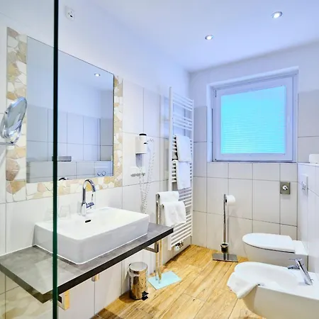 Tannenhof מלון 3*